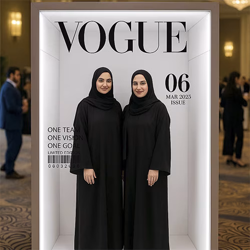 GUESTS STAR ON CUSTOM COVERS! INSTANT PRINTS & SOCIAL SHARING. GREAT FOR WEDDINGS & CORPORATE EVENTS IN DUBAI.