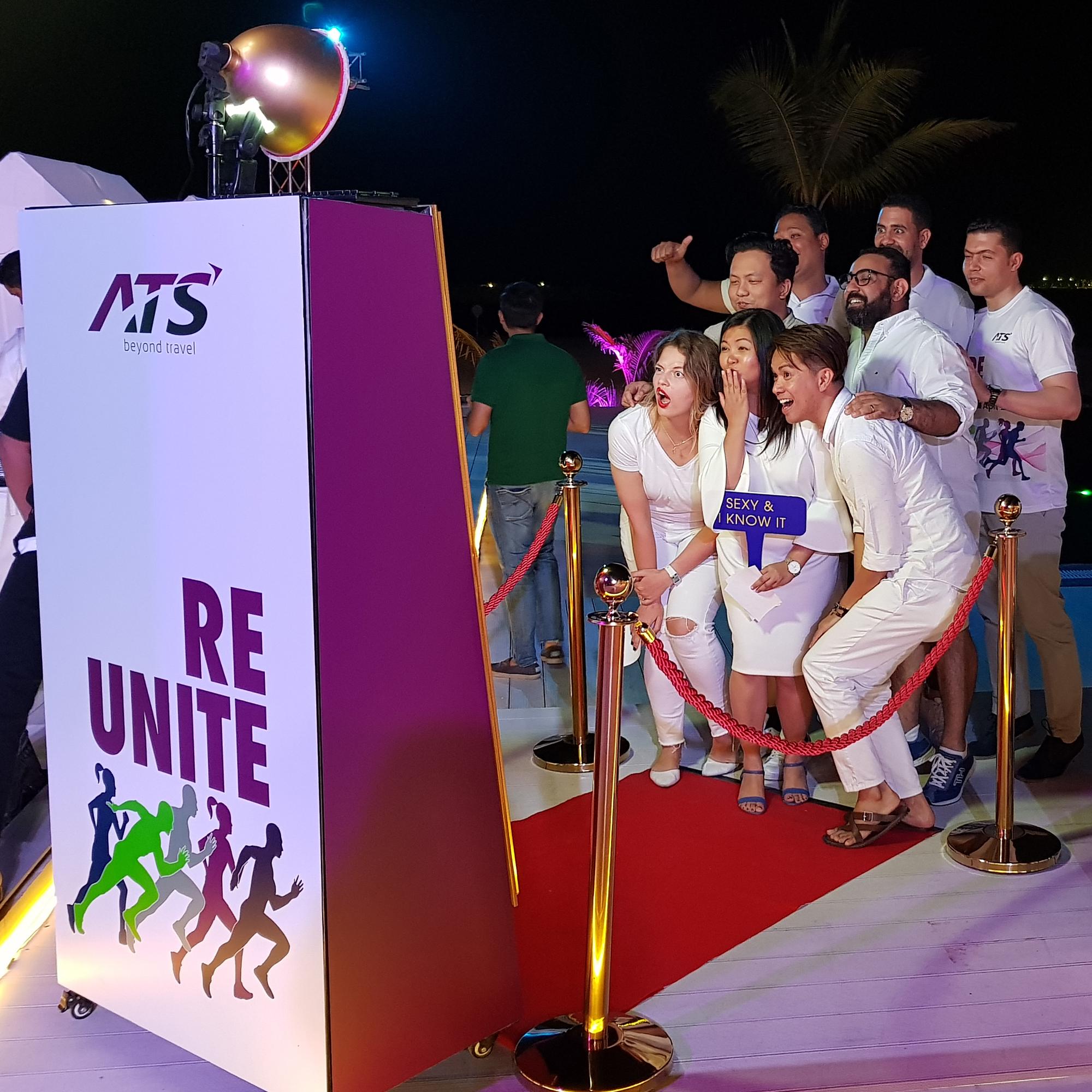 mirror photo booth Dubai