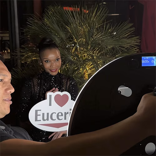 CAPTURE SPONTANEOUS MOMENTS WITH OUR ROAMING PHOTO BOOTH! MOVES THROUGH YOUR EVENT FOR UNIQUE CANDID SHOTS. INSTANT PRINTS & DIGITAL SHARING. BOOK NOW IN DUBAI