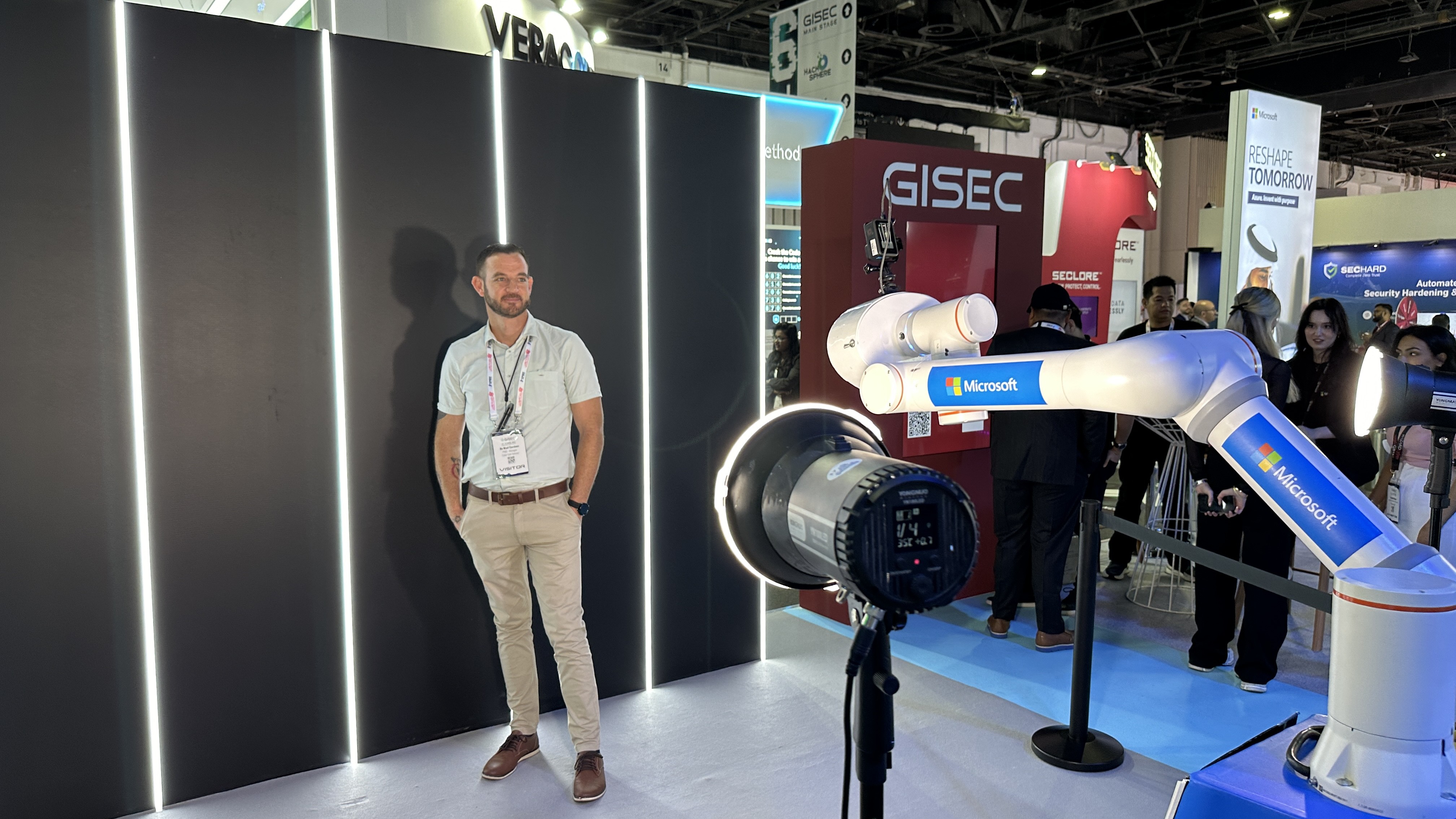 GLAMBOT DUBAI: HOLLYWOOD-STYLE SLOW-MOTION PHOTOBOOTH! PERFECT FOR LUXURY EVENTS & BRAND ACTIVATIONS. CREATE VIRAL, CINEMATIC CONTENT. BOOK NOW FOR UNFORGETTABLE MOMENTS!