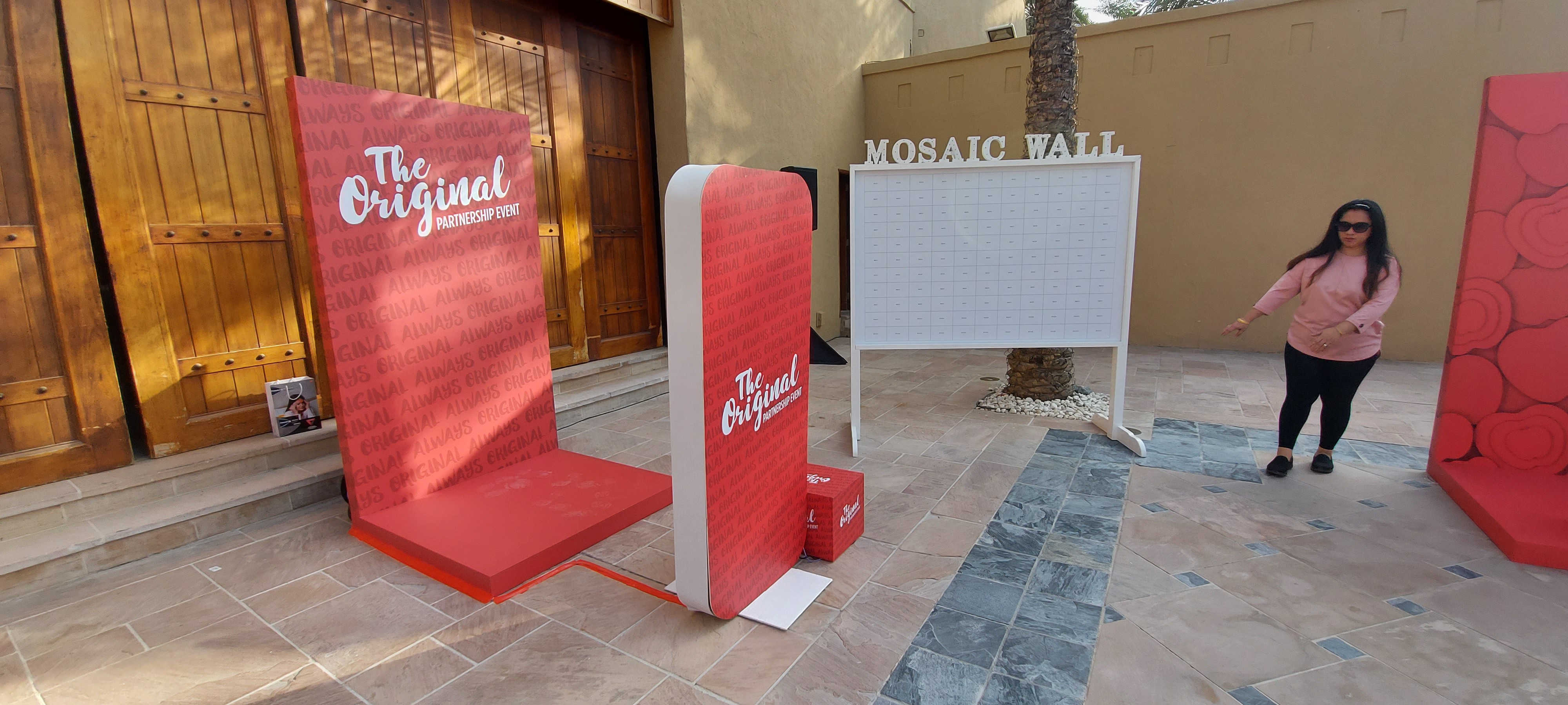 CLASSIC PHOTO BOOTH DUBAI, TRADITIONAL BOOTH HIRE UAE, WEDDING PHOTO BOOTH, CORPORATE EVENT BOOTH, INSTANT PRINT BOOTH, HD PHOTO BOOTH, REASONABLE PHOTO BOOTH