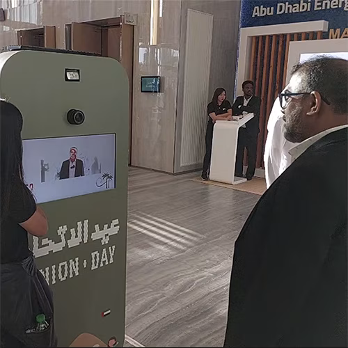 TESTIMONIAL VIDEO BOOTH: CAPTURE AUTHENTIC BRAND STORIES IN HD! INSTANTLY SHAREABLE CLIPS FOR MARKETING. PERFECT FOR DUBAI EVENTS & ACTIVATIONS. BOOK NOW!