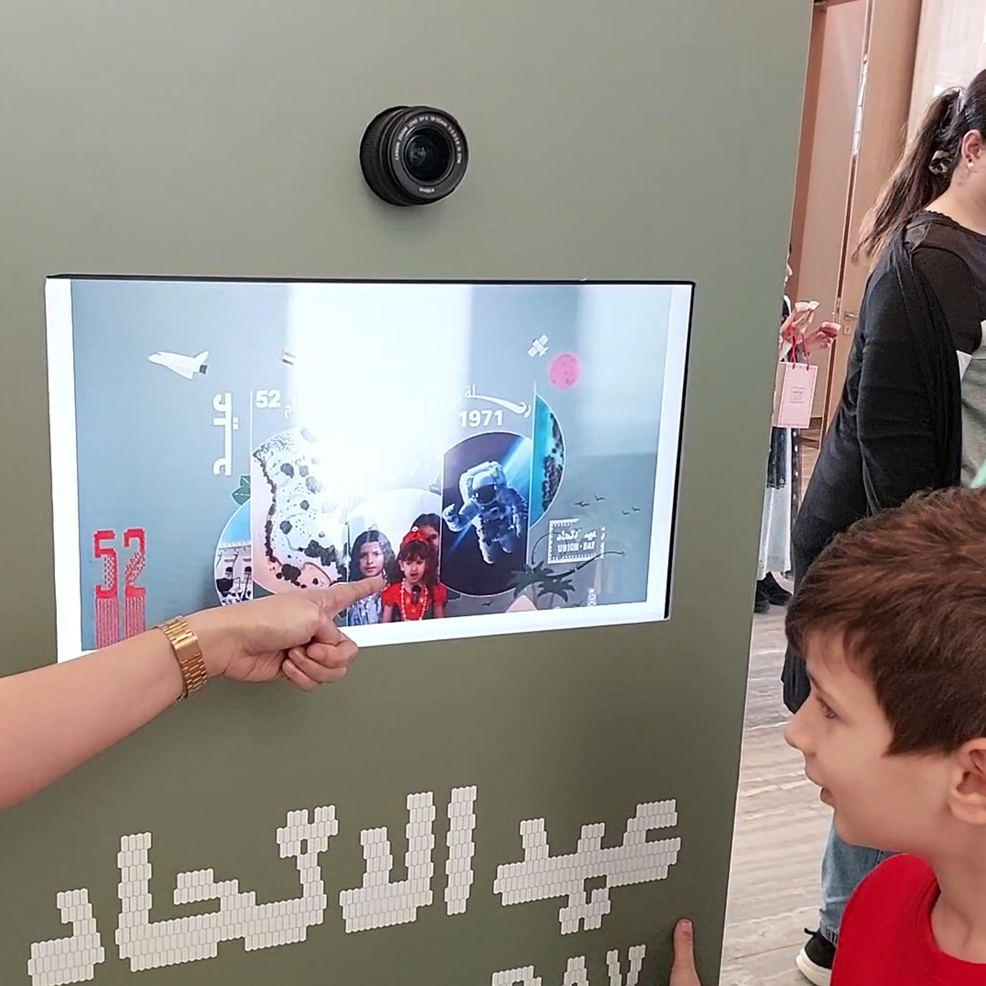 TESTIMONIAL VIDEO BOOTH: CAPTURE AUTHENTIC BRAND STORIES IN HD! INSTANTLY SHAREABLE CLIPS FOR MARKETING. PERFECT FOR DUBAI EVENTS & ACTIVATIONS. BOOK NOW!