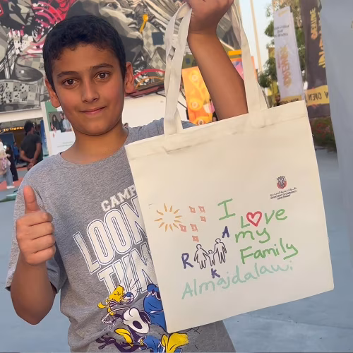 ONSITE TOTE BAG PRINTING IN DUBAI! GUESTS DESIGN CUSTOM BAGS WITH YOUR BRAND. PERFECT FOR EVENTS & ACTIVATIONS. CREATE VIRAL, SHAREABLE MOMENTS. BOOK NOW!